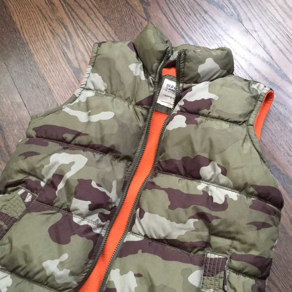 Old navy camo puffer winter vest M 8